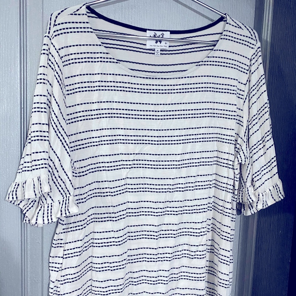 White ruffle short sleeve shirt